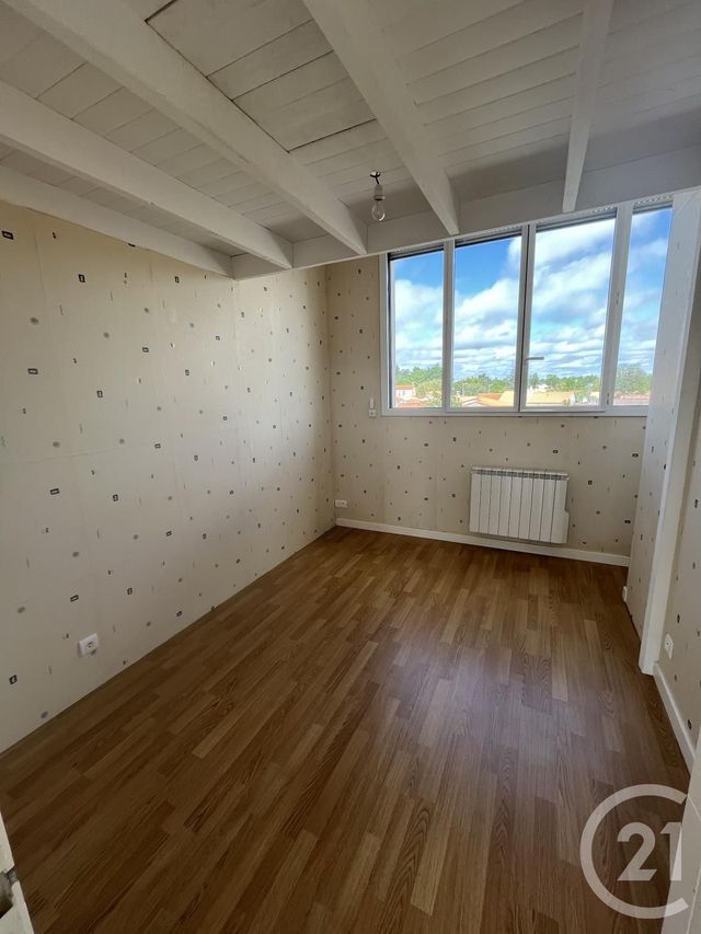 Appartement F4 à vendre - 4 pièces - 76.75 m2 - COMMEQUIERS - 85 - PAYS-DE-LOIRE - Century 21 L'Océane