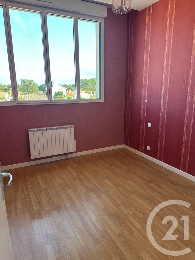 Appartement F4 à vendre - 4 pièces - 76.75 m2 - COMMEQUIERS - 85 - PAYS-DE-LOIRE - Century 21 L'Océane
