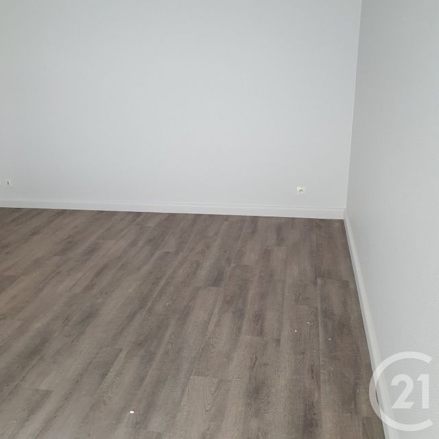 Appartement F1 à vendre - 1 pièce - 33.0 m2 - CHALLANS - 85 - PAYS-DE-LOIRE - Century 21 L'Océane
