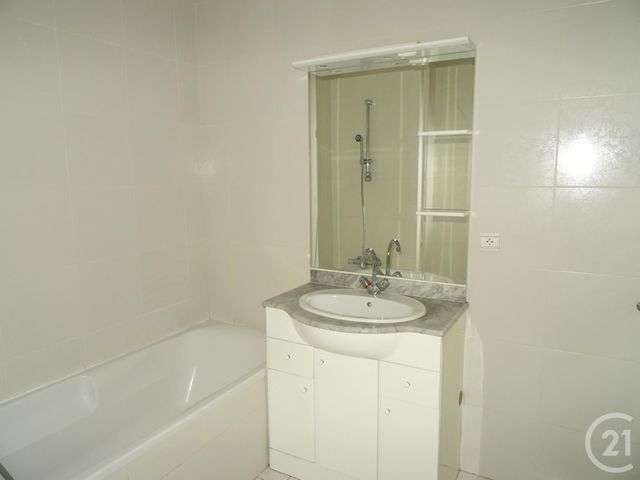 Appartement F2 à vendre - 2 pièces - 49.48 m2 - CHALLANS - 85 - PAYS-DE-LOIRE - Century 21 L'Océane