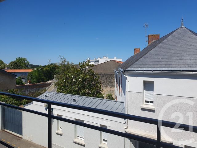 Appartement F3 à vendre - 3 pièces - 68.98 m2 - CHALLANS - 85 - PAYS-DE-LOIRE - Century 21 L'Océane