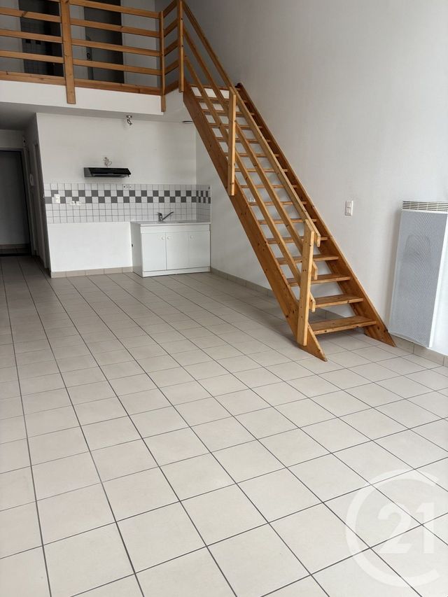 Appartement Duplex à louer - 2 pièces - 55.32 m2 - CHALLANS - 85 - PAYS-DE-LOIRE - Century 21 L'Océane