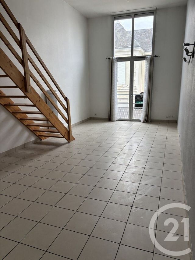Appartement Duplex à louer - 2 pièces - 55.32 m2 - CHALLANS - 85 - PAYS-DE-LOIRE - Century 21 L'Océane