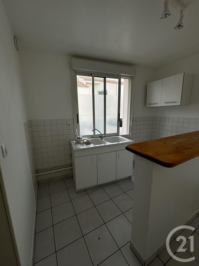 Appartement F2 à louer - 2 pièces - 52.52 m2 - CHALLANS - 85 - PAYS-DE-LOIRE - Century 21 L'Océane
