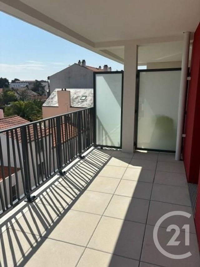 Appartement F3 à louer - 3 pièces - 66.06 m2 - CHALLANS - 85 - PAYS-DE-LOIRE - Century 21 L'Océane
