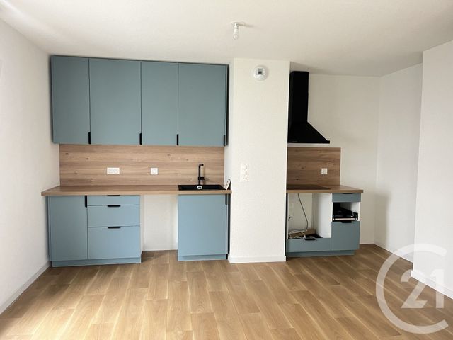 Appartement T4 à louer - 4 pièces - 78.15 m2 - CHALLANS - 85 - PAYS-DE-LOIRE - Century 21 L'Océane